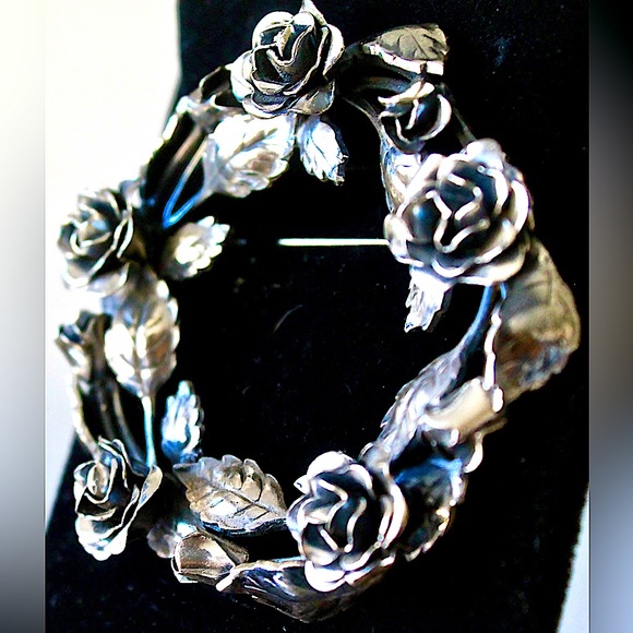 DANECRAFT STERLING ROSE 🥀 ROUND WREATH VINTAGE BROACH - Picture 4 of 7